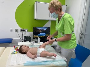 Дитячий масаж в Києві на Деміївській